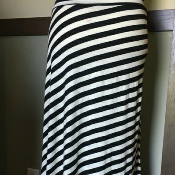 J Mode USA Asymmetric Skirt L/XL - Picture 3 of 5